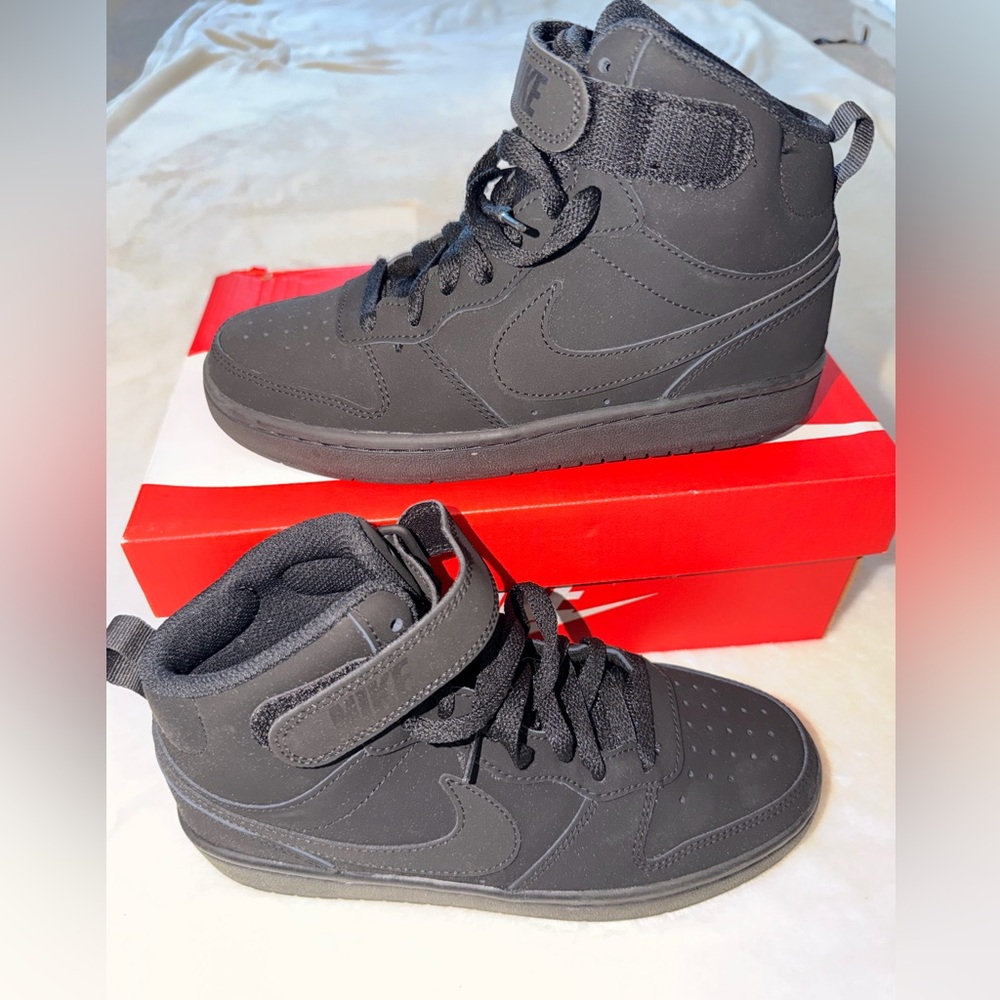 Nike Court Borough Mid 2 GS Black Sneakers Size 5Y